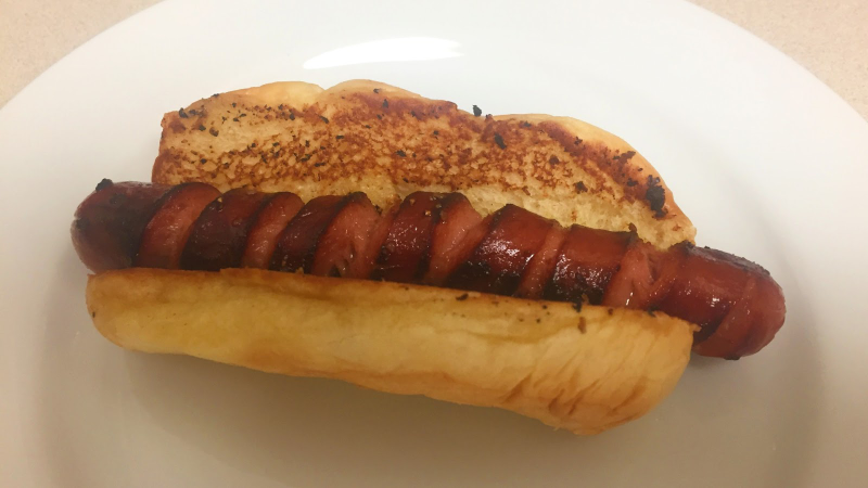 Illustration for article titled How to spiral cut your hot dogs (to make it look like you tried)